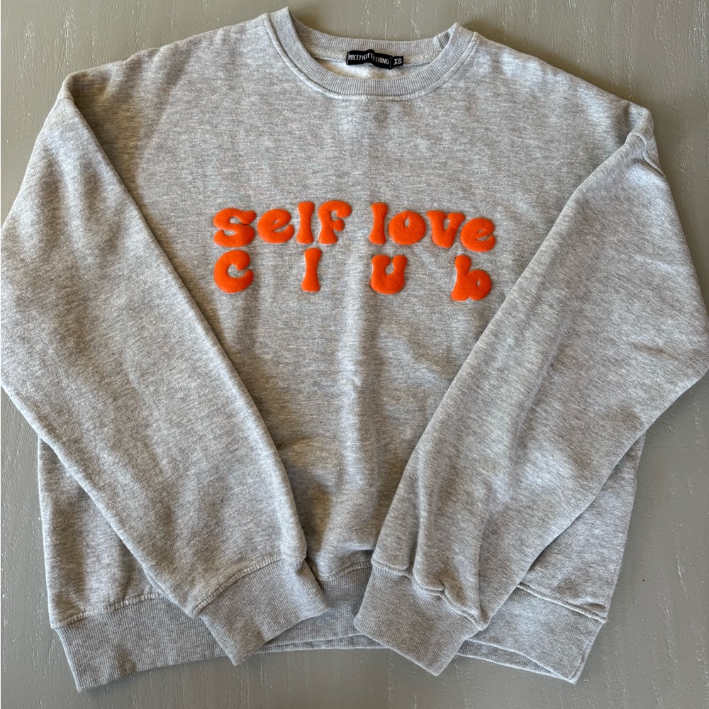 PrettyLittleThing Gray Sweatshirt with Orange Design
